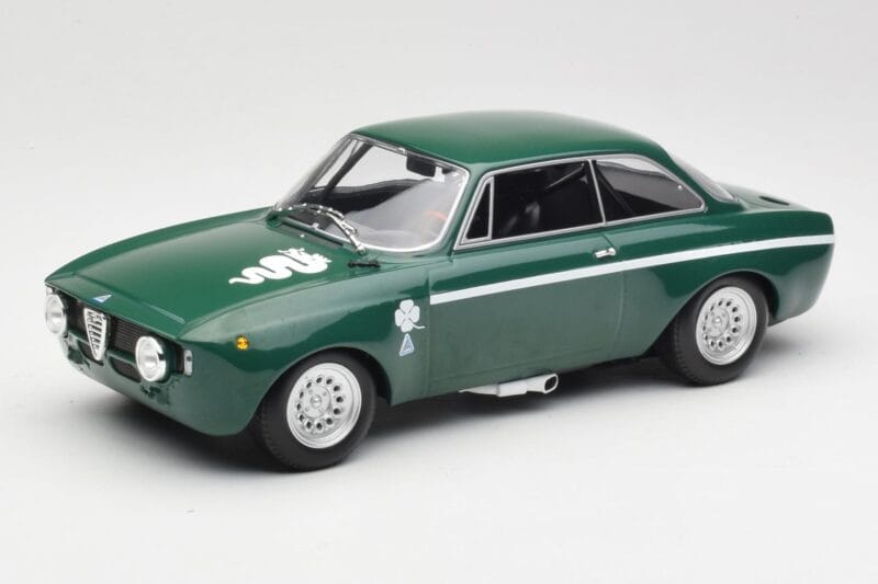 Alfa Romeo GTA 1300 Junior Verde Minichamps 1:18 155120022 Metal