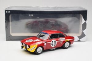 Alfa Romeo GTA 1300 Junior #40 F. Picchi / J-C. Chasseuil Division 1 Winners 12 Hours of Paul Ricard 1971 Minichamps 1:18 155 - imagen 6 de 6