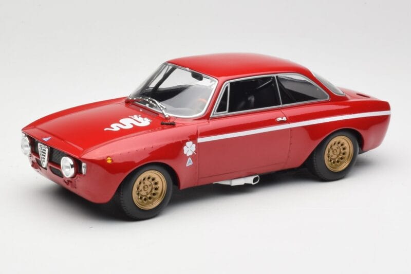 Alfa Romeo GTA 1300 Junior Rojo Minichamps 1:18 155120020 Metal