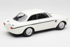 Alfa Romeo GTA 1300 Junior Blanco Minichamps 1:18 155120021 Metal - imagen 2 de 6