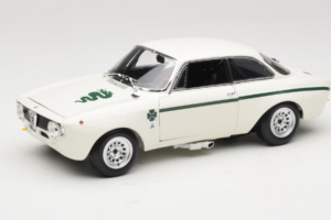 Alfa Romeo GTA 1300 Junior Blanco Minichamps 1:18 100120501 Metal