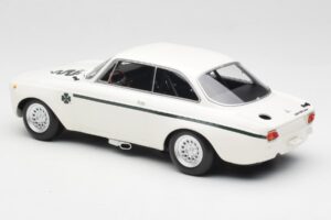 Alfa Romeo GTA 1300 Junior Blanco Minichamps 1:18 155120021 Metal - imagen 5 de 6
