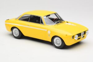 Alfa Romeo GTA 1300 Junior Amarillo Minichamps 1:18 155120024 Metal - imagen 2 de 6