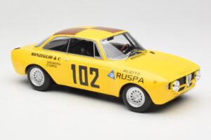 Alfa Romeo GTA 1300 #102 Squadra Corse R. Zanetti / M. Ruspa / Monzeglio Targa Florio 1971 Minichamps 1:18 155711202 Metal - imagen 4 de 6