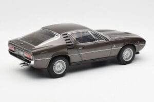Alfa Romeo Montreal Marrón Metalizado AUTOart 1:18 70173 Metal - imagen 3 de 8