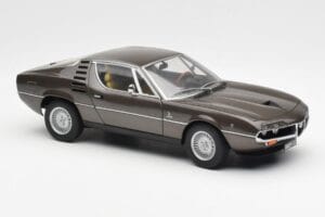 Alfa Romeo Montreal Marrón Metalizado AUTOart 1:18 70173 Metal - imagen 6 de 8