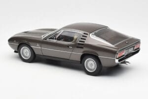 Alfa Romeo Montreal Marrón Metalizado AUTOart 1:18 70173 Metal - imagen 7 de 8