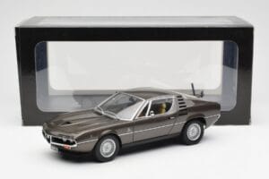 Alfa Romeo Montreal Marrón Metalizado AUTOart 1:18 70173 Metal - imagen 8 de 8