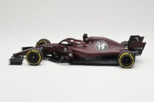 Alfa Romeo Racing C38 #7 K. Raikkonen Valentine's Day Livery Shakedown Fiorano 14th February 2019 Minichamps 1:18 110199907 M - imagen 3 de 6