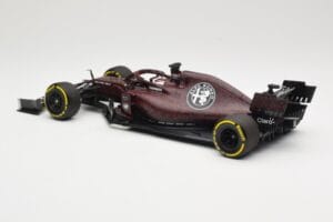 Alfa Romeo Racing C38 #7 K. Raikkonen Valentine's Day Livery Shakedown Fiorano 14th February 2019 Minichamps 1:18 110199907 M - imagen 5 de 6