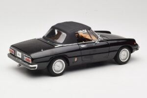 Alfa Romeo Spider 916 Veloce Negro Ricko 1:18 32107 Metal - imagen 3 de 8