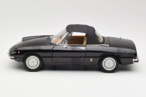 Alfa Romeo Spider 916 Veloce Negro Ricko 1:18 32107 Metal - imagen 4 de 8