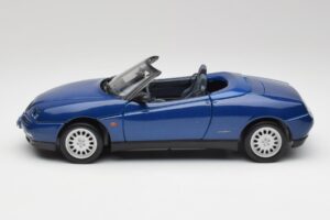 Alfa Romeo Spider 916 Azul Pervinca Maisto 1:18 50308 Metal - imagen 3 de 7