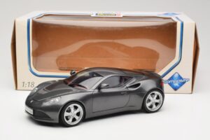 Artega GT Grey Metallic Revell 1:18 09024 Metal - imagen 8 de 8