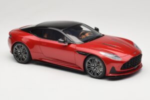 Aston Martin DB12 Hyper Red GT Spirit 1:18 GT936 Resina - imagen 4 de 6