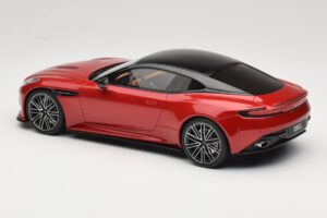 Aston Martin DB12 Hyper Red GT Spirit 1:18 GT936 Resina - imagen 5 de 6