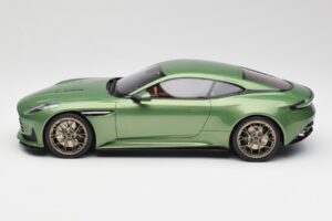 Aston Martin DB12 Verde GT Spirit 1:18 GT466 Resina - imagen 3 de 5