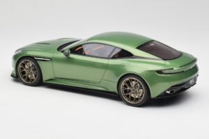 Aston Martin DB12 Verde GT Spirit 1:18 GT466 Resina - imagen 4 de 5