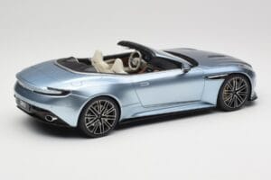 Aston Martin DB12 Volante Caribbean Blue Pearl GT Spirit 1:18 GT479 Resina - imagen 2 de 6