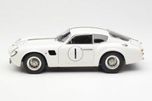 Aston Martin DB4 GT Zagato #1 24 Hours of Le Mans 1961 CMC 1:18 M-139 Metal - imagen 3 de 6