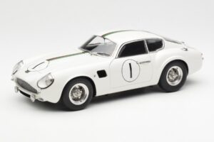 Aston Martin DB4 GT Zagato #1 24 Hours of Le Mans 1961 CMC 1:18 M-139 Metal