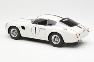 Aston Martin DB4 GT Zagato #1 24 Hours of Le Mans 1961 CMC 1:18 M-139 Metal - imagen 5 de 6