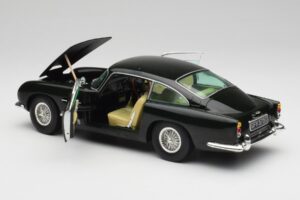 Aston Martin DB5 California Salvia Chrono 1:18 H1001 Metal - imagen 5 de 8