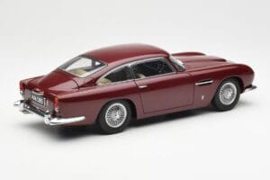 Aston Martin DB5 Dubonnet Rojo AUTOart 1:18 70213 Metal - imagen 3 de 8