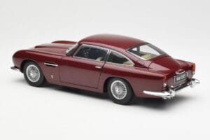 Aston Martin DB5 Dubonnet Rojo AUTOart 1:18 70213 Metal - imagen 7 de 8