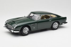 Aston Martin DB5 RHD Verde AUTOart 1:18 70024 Metal