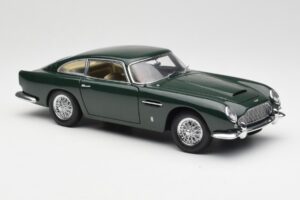 Aston Martin DB5 RHD Verde AUTOart 1:18 70024 Metal - imagen 6 de 8