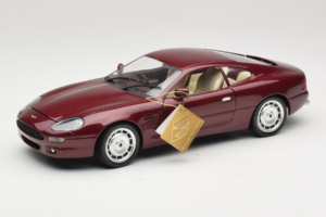 Aston Martin DB7 Rojo Guiloy 1:18 67550 Metal