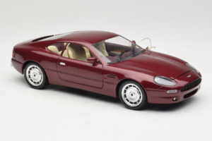 Aston Martin DB7 Rojo Guiloy 1:18 67550 Metal - imagen 6 de 8