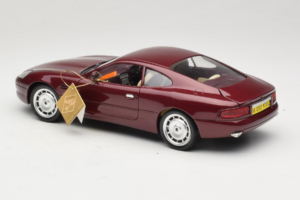Aston Martin DB7 Rojo Guiloy 1:18 67550 Metal - imagen 7 de 8