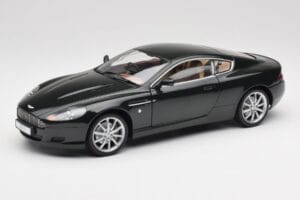 Aston Martin DB9 Negro Solido 1:18 15025600 Metal