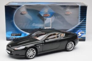 Aston Martin DB9 Negro Solido 1:18 15025600 Metal - imagen 8 de 8