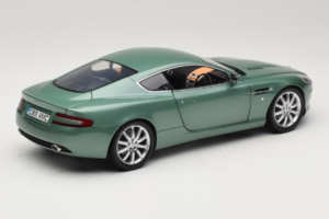 Aston Martin DB9 Verde Minichamps 1:18 150137322 Metal - imagen 3 de 8
