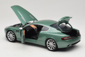 Aston Martin DB9 Verde Minichamps 1:18 150137322 Metal - imagen 5 de 8