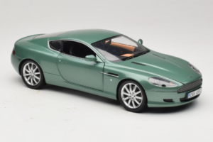 Aston Martin DB9 Verde Minichamps 1:18 150137322 Metal - imagen 6 de 8