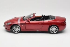 Aston Martin DB9 Volante Rojo Solido 1:18 8163 Metal - imagen 4 de 8