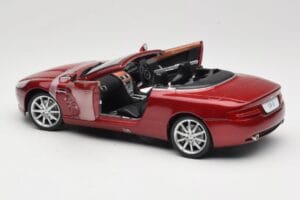 Aston Martin DB9 Volante Rojo Solido 1:18 8163 Metal - imagen 5 de 8
