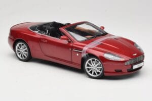 Aston Martin DB9 Volante Rojo Solido 1:18 8163 Metal - imagen 6 de 8