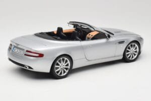 Aston Martin DB9 Volante Plata Minichamps 1:18 150137334 Metal - imagen 3 de 8