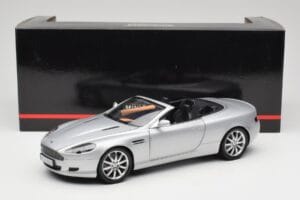 Aston Martin DB9 Volante Plata Minichamps 1:18 150137334 Metal - imagen 8 de 8