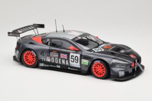 Aston Martin DBR9 GT1 #59 Team Modena A. Garcia / J. Menten / C. Fittipaldi 24 Hours of Le Mans 2006 Solido 1:18 80014 Metal - imagen 6 de 8