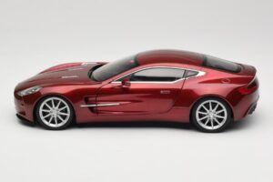Aston Martin One-77 Diavolo Red AUTOart 1:18 70245 Metal - imagen 4 de 8