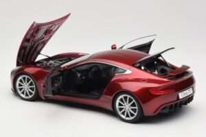 Aston Martin One-77 Diavolo Red AUTOart 1:18 70245 Metal - imagen 5 de 8