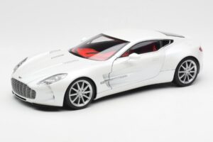 Aston Martin One-77 Morning Frost Blanco AUTOart 1:18 70244 Metal