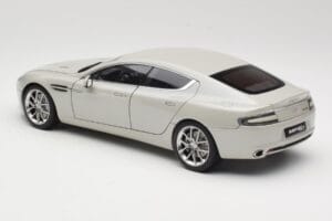 Aston Martin Rapide S Silver Fox AUTOart 1:18 70258 Metal - imagen 7 de 8