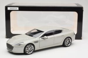 Aston Martin Rapide S Silver Fox AUTOart 1:18 70258 Metal - imagen 8 de 8